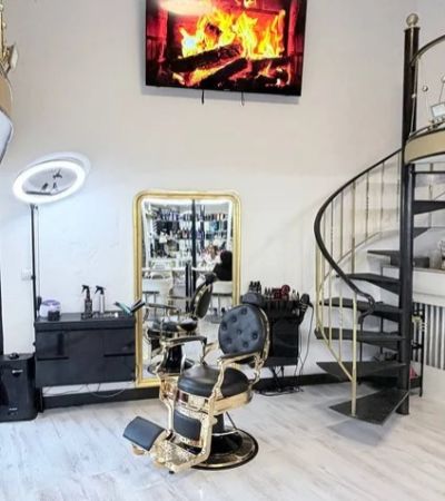 Poste de coiffure avec miroir doré
